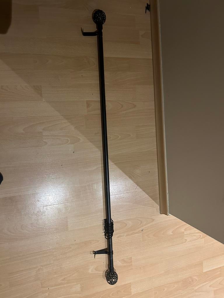 Barre de rideau en metal noir, Enlèvement, Comme neuf, Noir