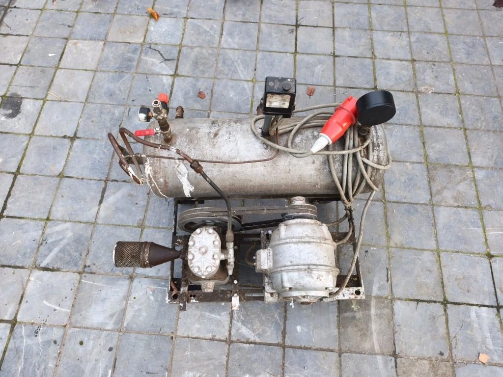 supercharger, Bricolage & Construction, Compresseurs, Utilisé, 6 à 10 bars, 25 à 100 litres, 200 à 400 litres/min, Réduction de bruit