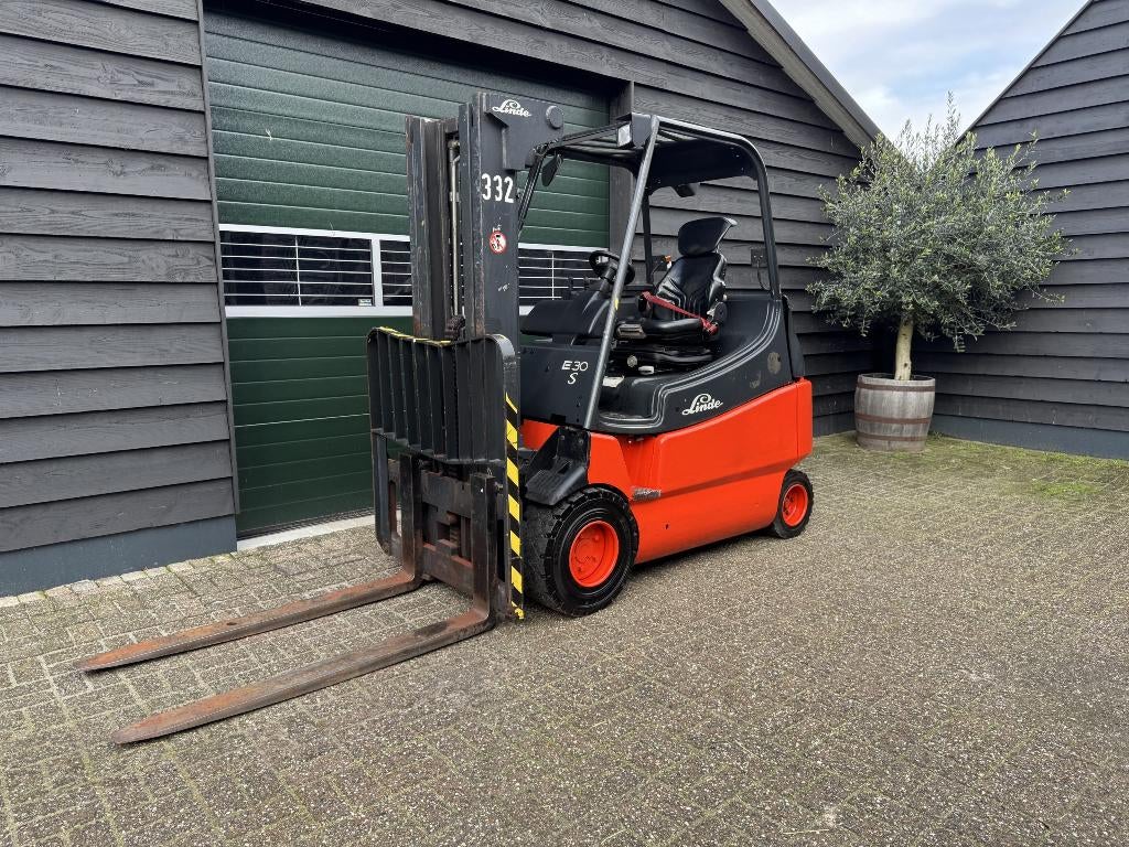 Linde E30 elektrische vorkheftruck / heftruck 3000kg, Zakelijke goederen, Machines en Bouw | Overig, Ophalen