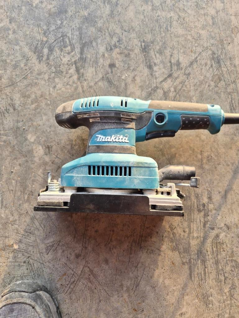 Makita ponceuse bo3711 tres peu servi, Enlèvement