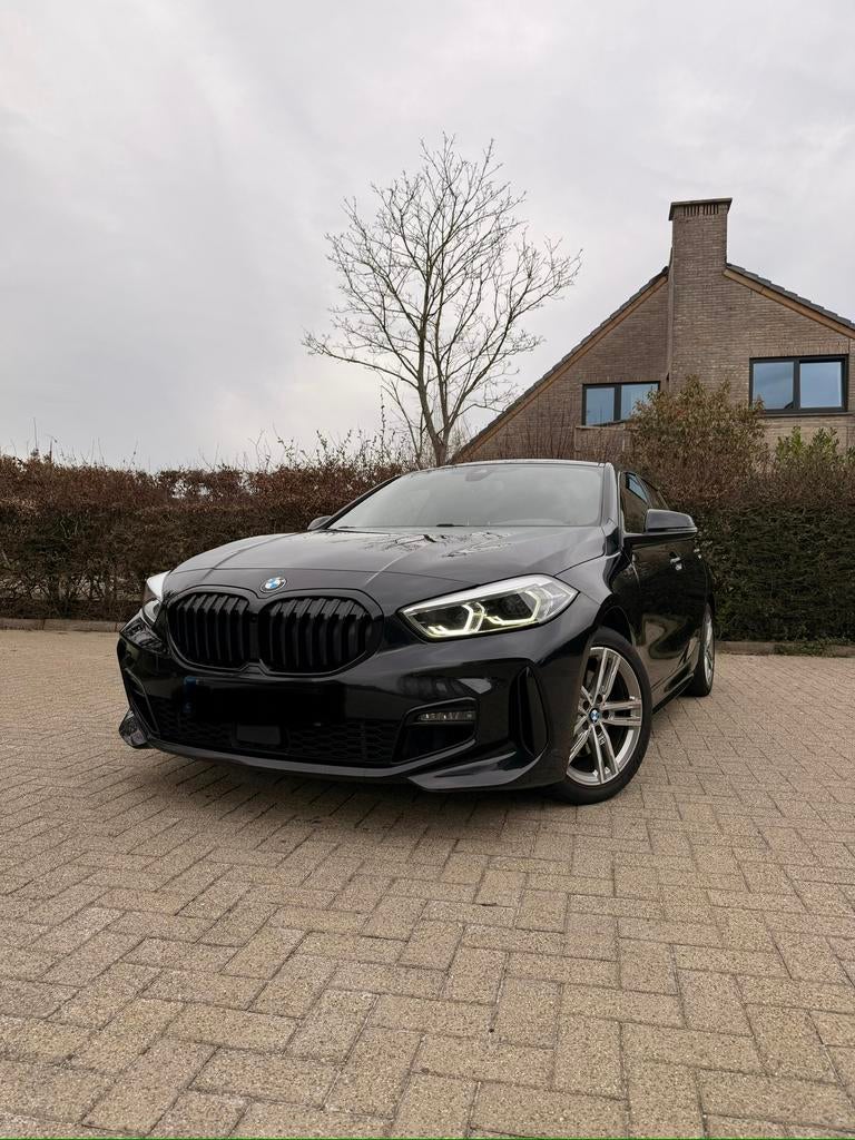 Bmw serie 1 pack M automatique, Auto's, Automaat, 4 deurs, 1 Reeks, Zwart