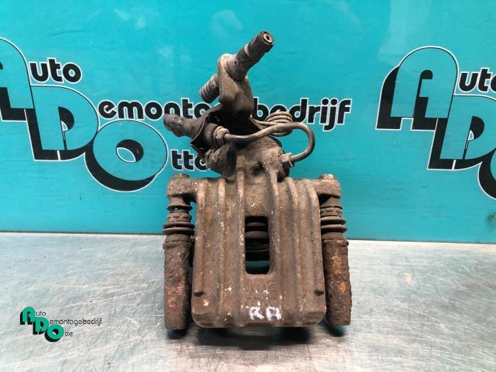 Etrier de frein (pince) arrière droit d'un Volkswagen Golf, Volkswagen, -, 3 mois de garantie, Utilisé