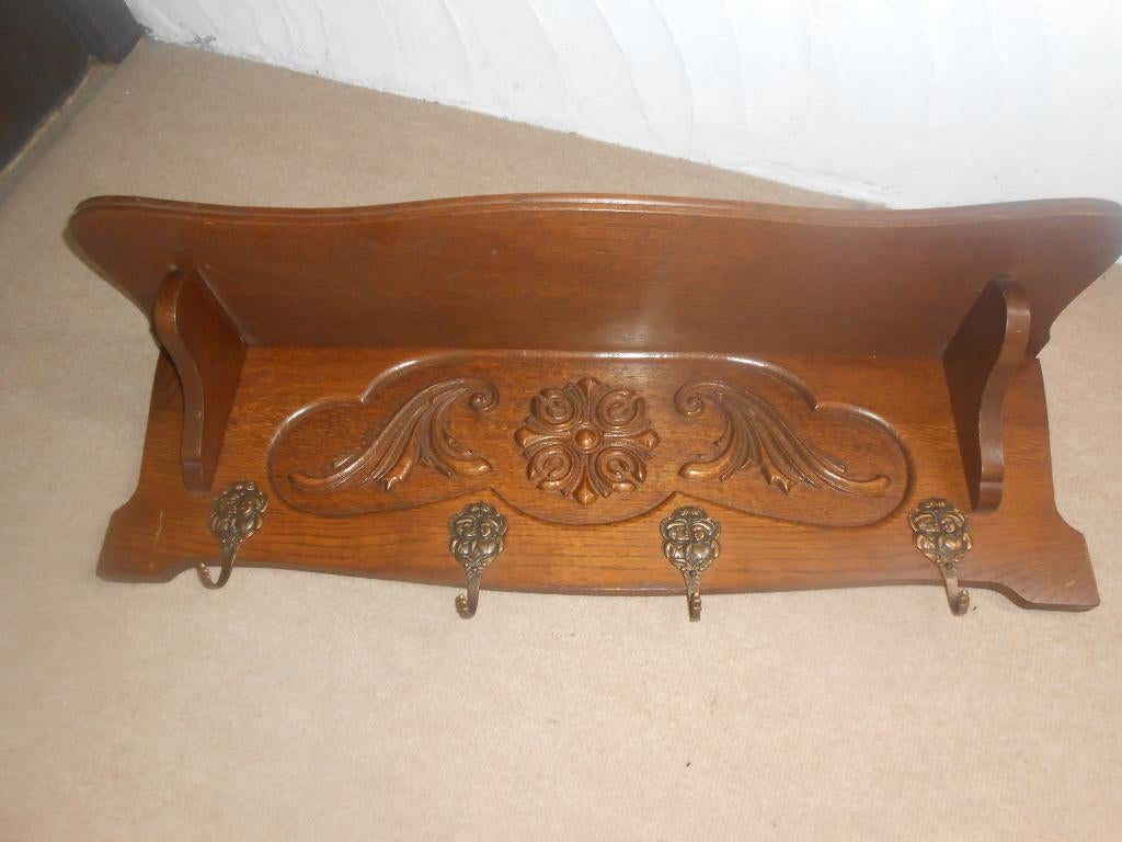 Eiken kapstok, Ophalen