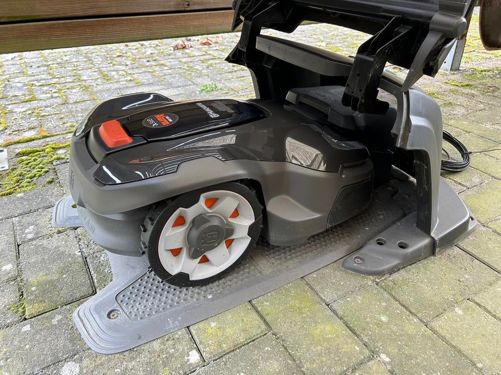 Husqvarna Automower 405X + garage, Jardin & Terrasse, Tondeuses robotisées, Enlèvement, Comme neuf