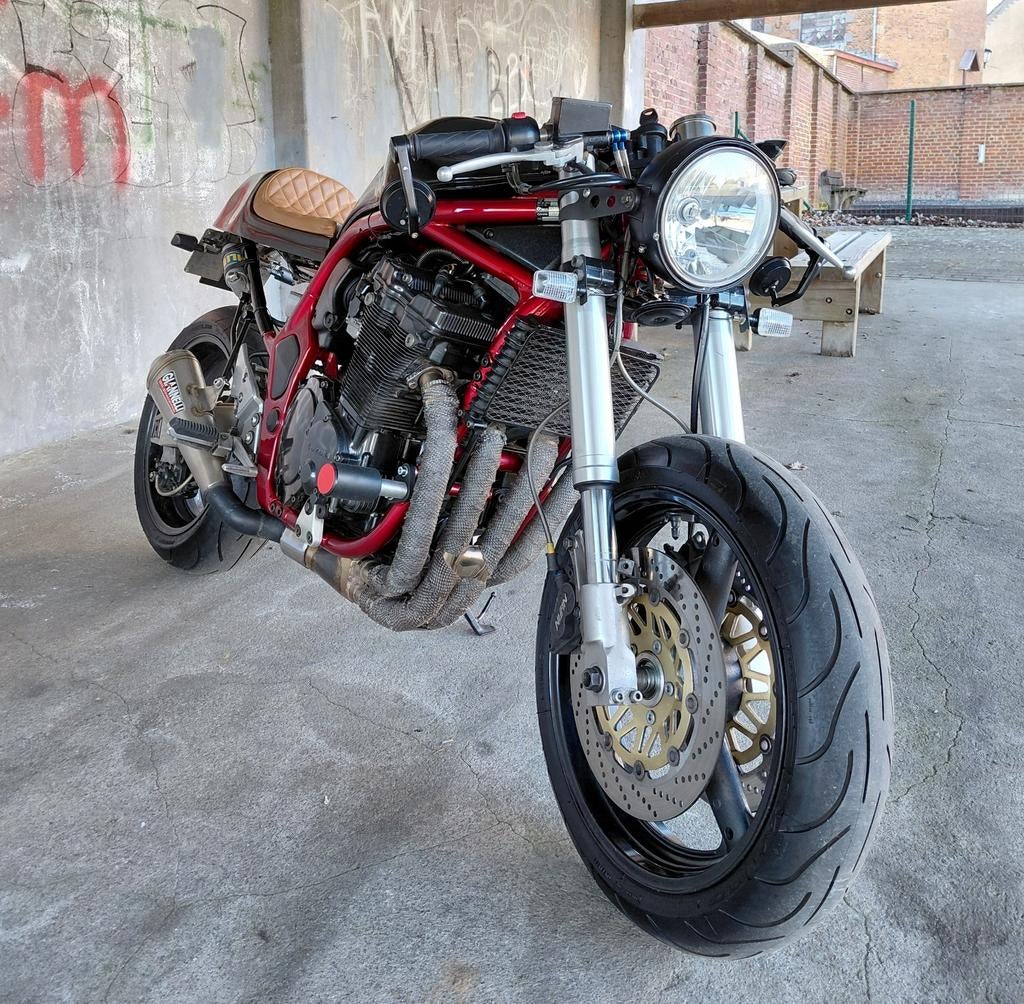 Caferacer 1200 en très bon état et approuvé pour la vente., Motos, Motos | Suzuki, Permis Moto A, Plus de 35 kW, Échappement sport