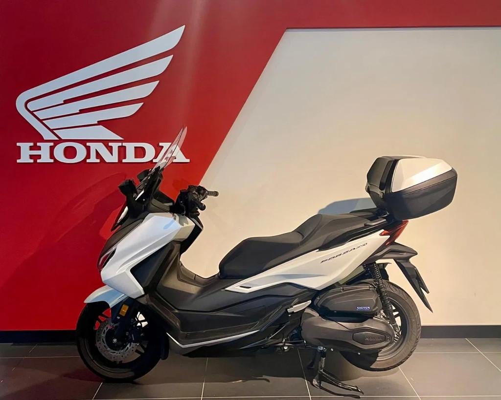Honda NSS350 Forza (bj 2024), Motoren, Motoren | Honda, Scooter, Bedrijf, 350 cc, 12 t/m 35 kW