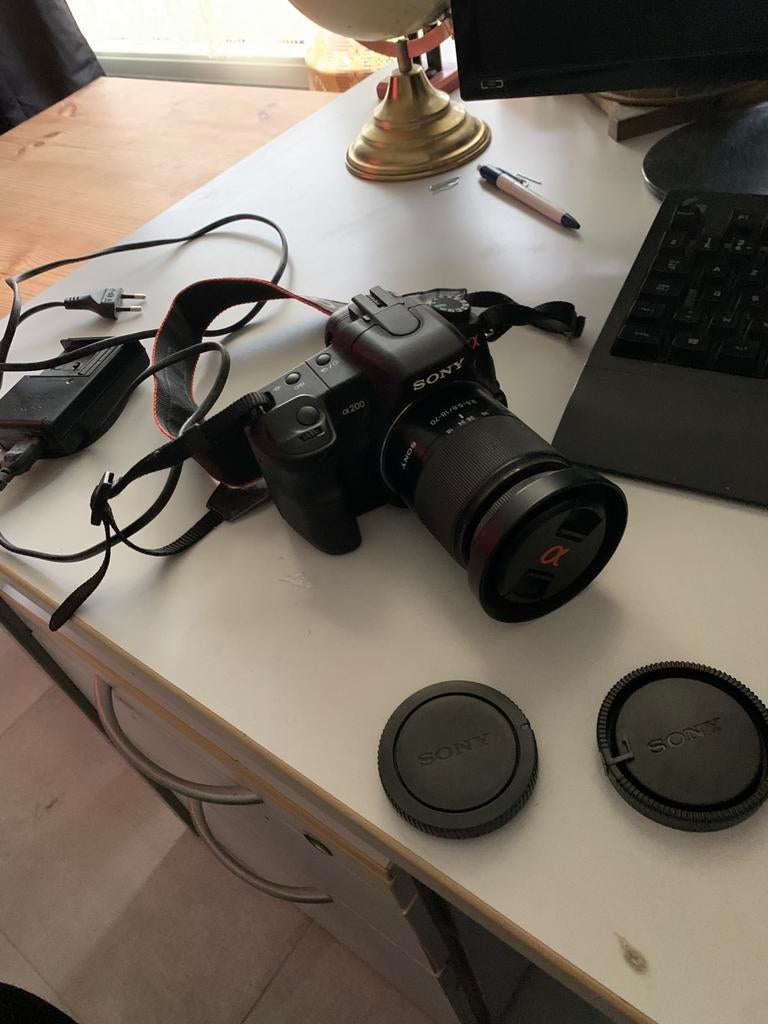 Sony Alpha A200 10.2MP Digital SLR Camera W 18-70mm Lens, TV, Hi-fi & Vidéo, Appareils photo numériques, Enlèvement, Neuf, Compact