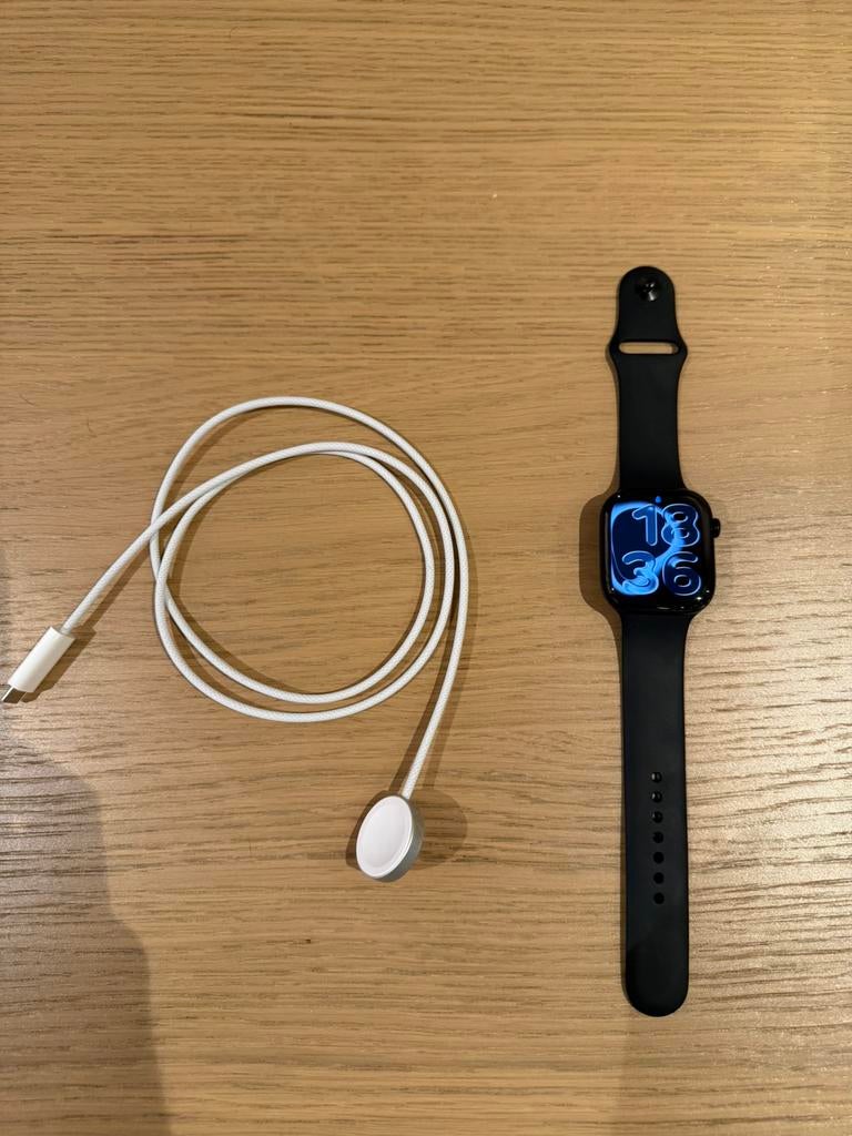 Apple Watch Series 11 (46mm) 2025, Étanche, IOS, Comme neuf, Enlèvement
