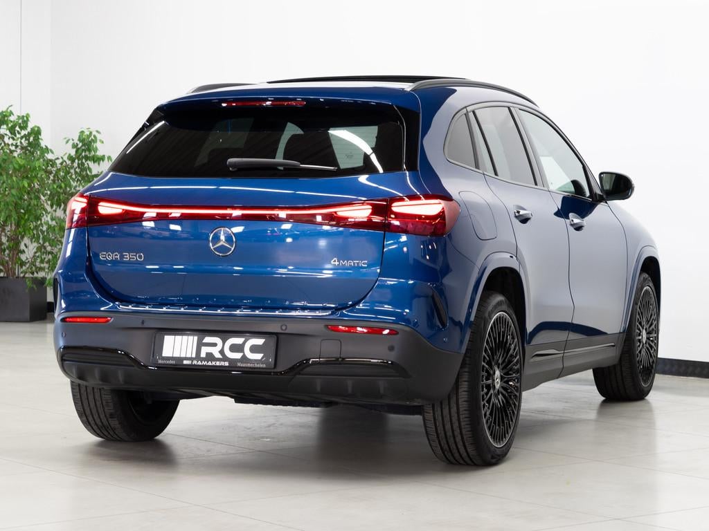 Mercedes-Benz EQA 350 4M AMG Premium Night PANORAMA Burmeste, Auto's, Automaat, 215 kW, Zwart, Blauw
