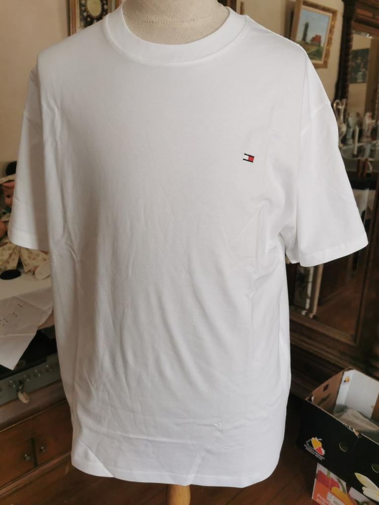 Nog nieuw heren t-shirt van Tommy Hilfiger, Kleding | Heren, T-shirts, Ophalen, Maat 52/54 (L)