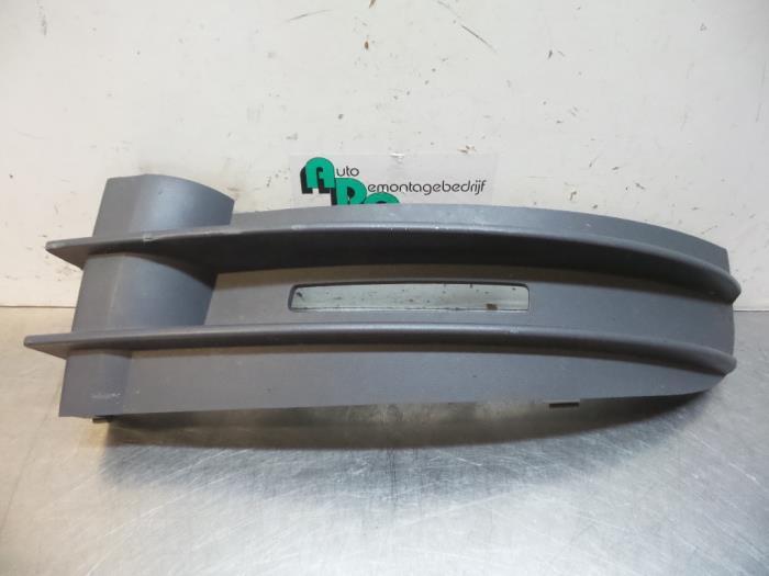 Pare-chocs grille d'un Volkswagen Caddy (Caddy 04-), Autos : Pièces & Accessoires, Volkswagen, -, 3 mois de garantie, Utilisé