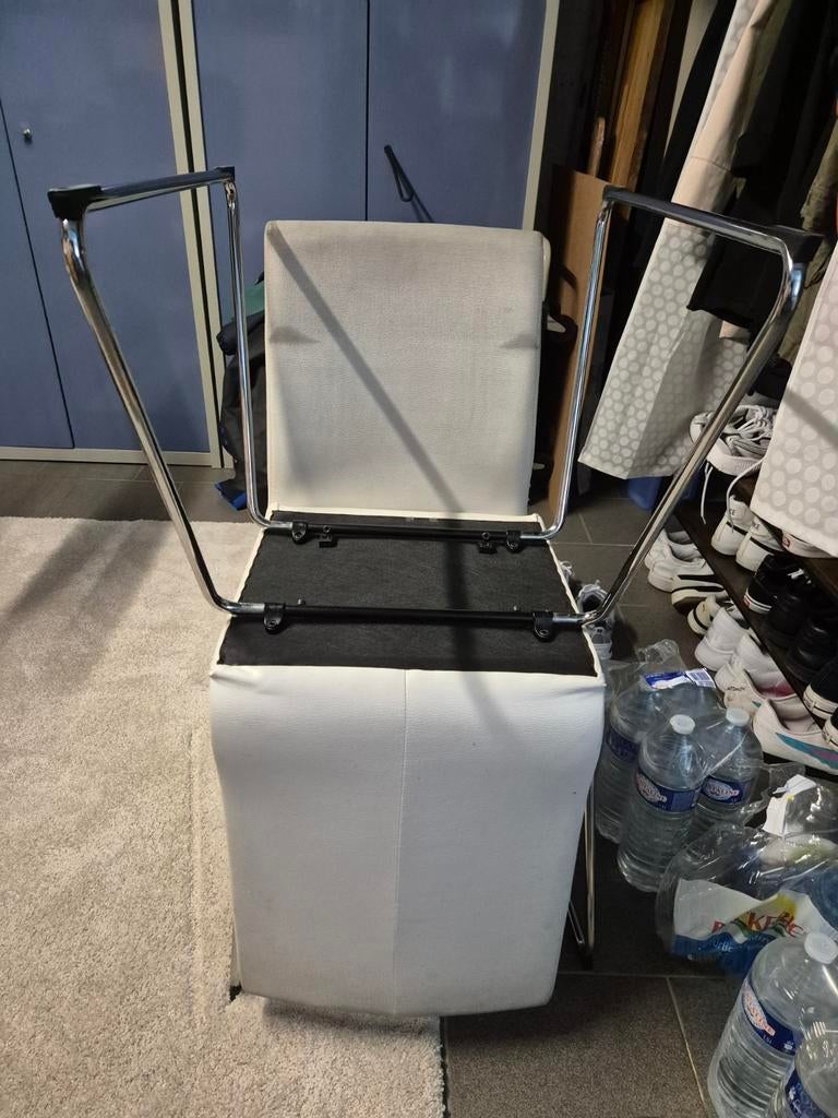 Lot de 4 chaises, Enlèvement, Une