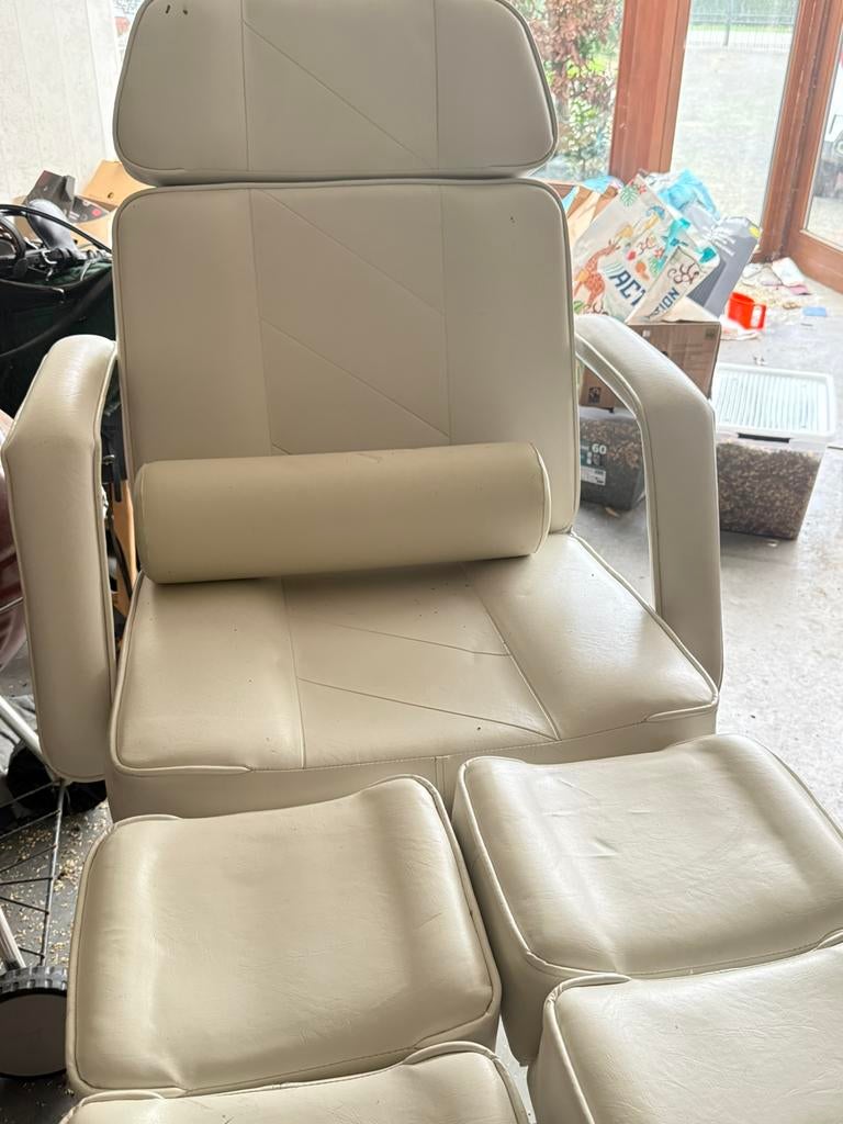 Pedicure behandelstoel, Ophalen