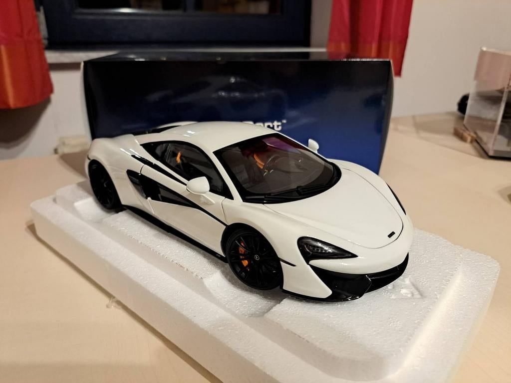 McLaren 570S Wit 1/18 AUTOART Nieuw, Hobby en Vrije tijd, Modelauto's | 1:18, Auto, Autoart, Ophalen of Verzenden