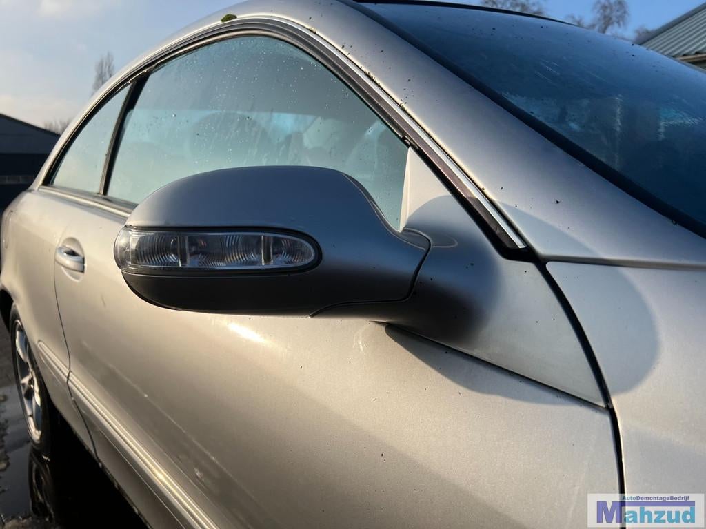 R troviseur droit argent 744 pour Mercedes CLK W209 (2002-20, Mercedes-Benz AG, Mercedes-Benz, Utilisé, Mercedesstrasse 120
70372  Stuttgart, DE