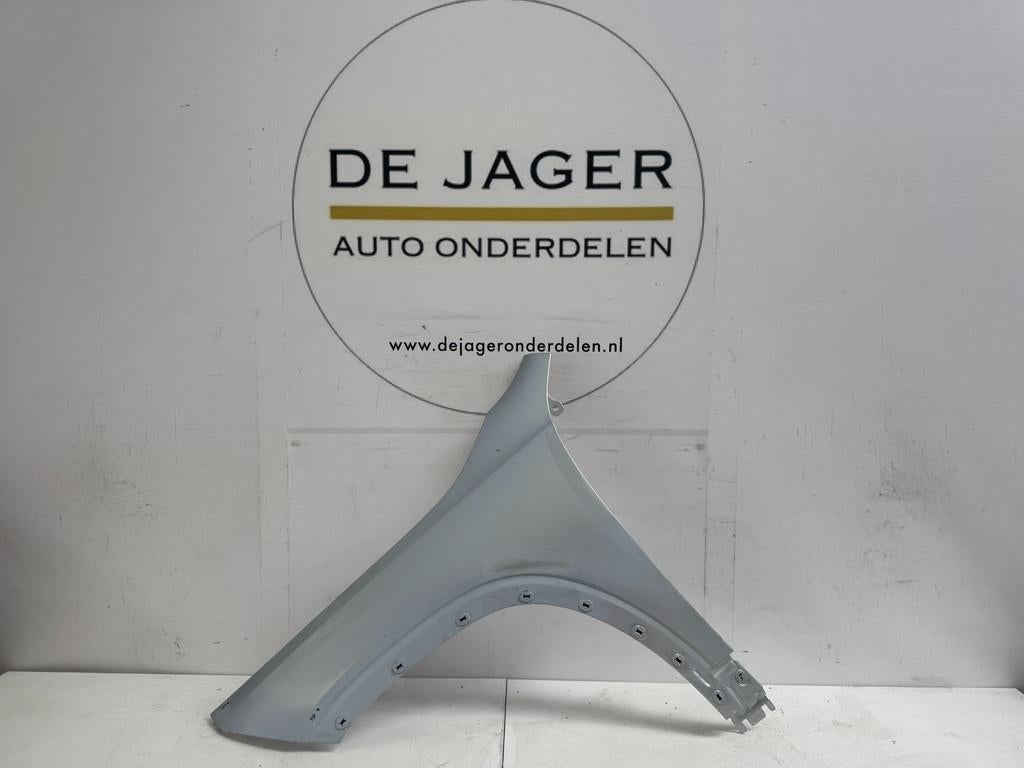 Protection lat rale avant gauche pour GLA H247 (2020-A247), Mercedes-Benz AG, Utilisé, Mercedesstrasse 120
70372  Stuttgart, DE