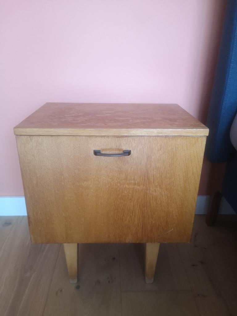 2 retro nachtkastjes, Huis en Inrichting, Ophalen