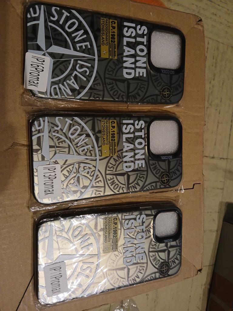 étuis Stone Island, Enlèvement, Neuf, IPhone 11 Pro Max, Housse ou Sac