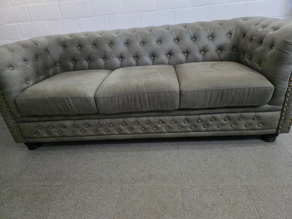 Chesterfield 3-zits bank vintage
In zeer goede staat, Huis en Inrichting, Zetels | Zetels, Ophalen