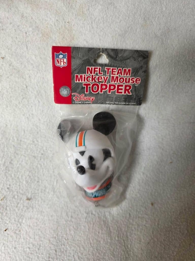 Mickey Mouse draagt een NFL Miami Dolphins helm, Dieren en Toebehoren