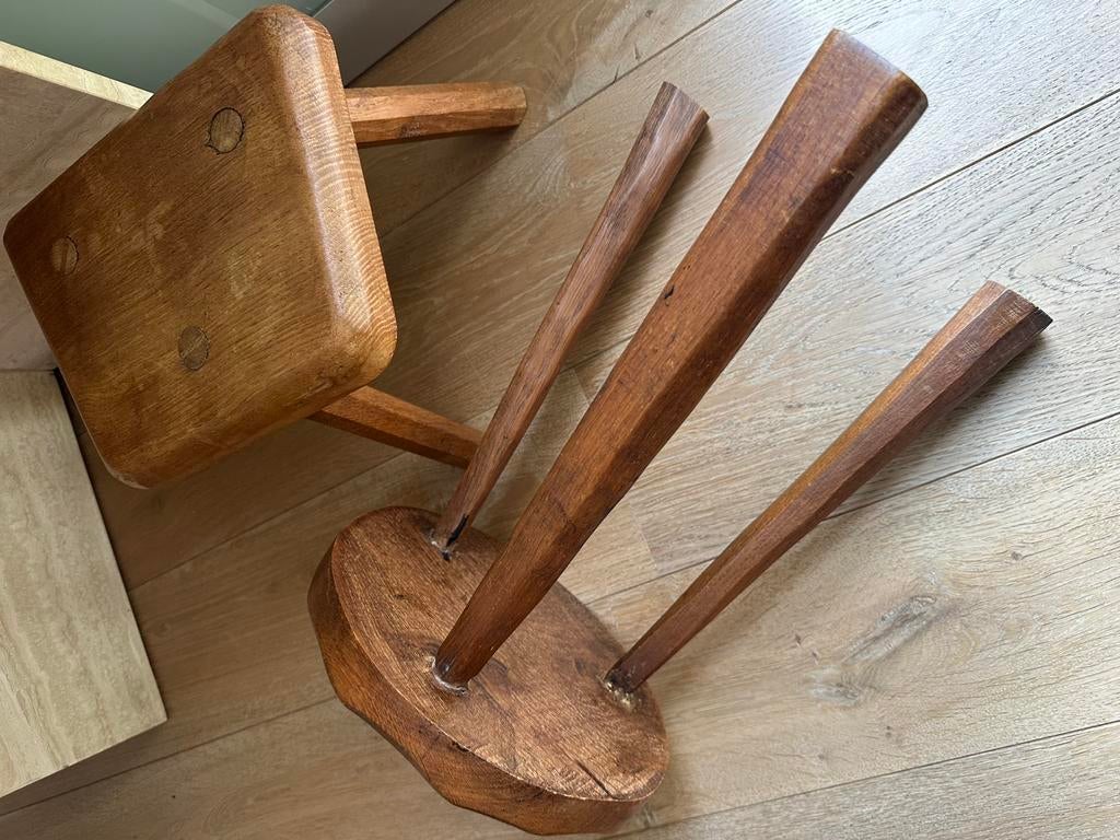 2 jolis tabourets vintage, trépieds, brutaliste, Enlèvement