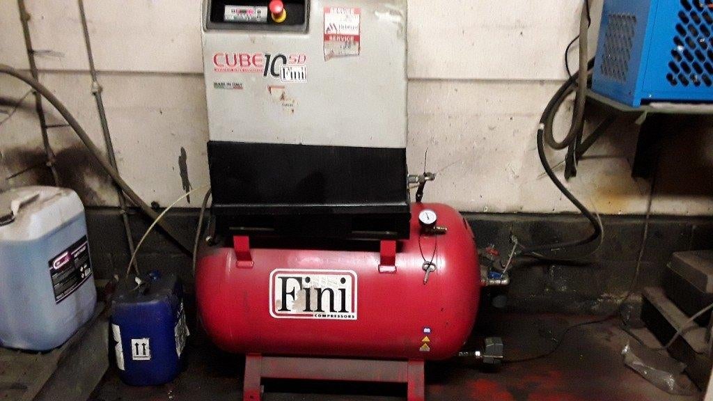 compressor 10 PK, 9 bar Finicube, 350 liter, Doe-het-zelf en Bouw, Ophalen, Gebruikt, 400 tot 800 liter/min, Geluidgedempt