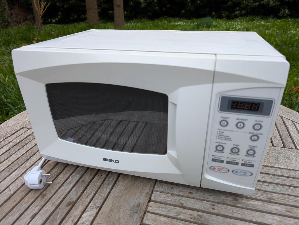 Microgolf oven klein model, Elektronische apparatuur, Microgolfovens, Ophalen, Microgolfoven, Zo goed als nieuw, Draaiplateau