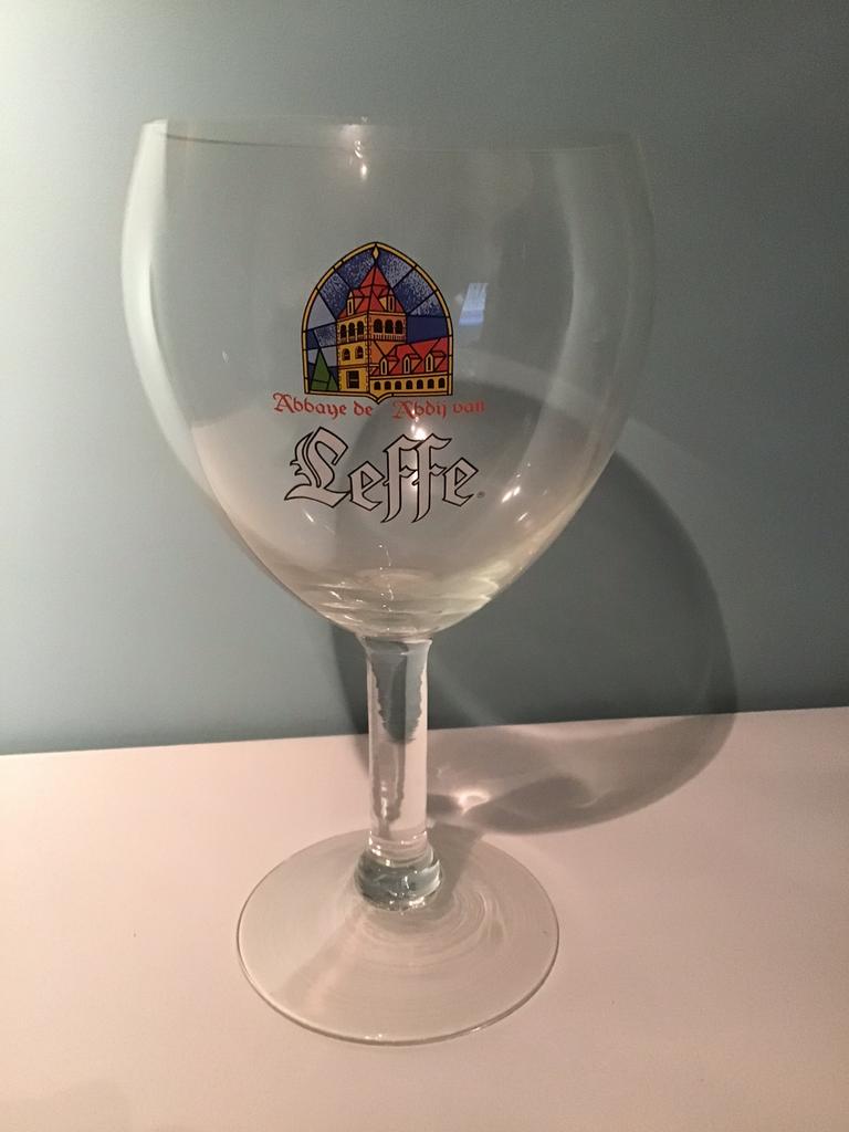 Leffe glas 3l, Ophalen, Zo goed als nieuw, Leffe
