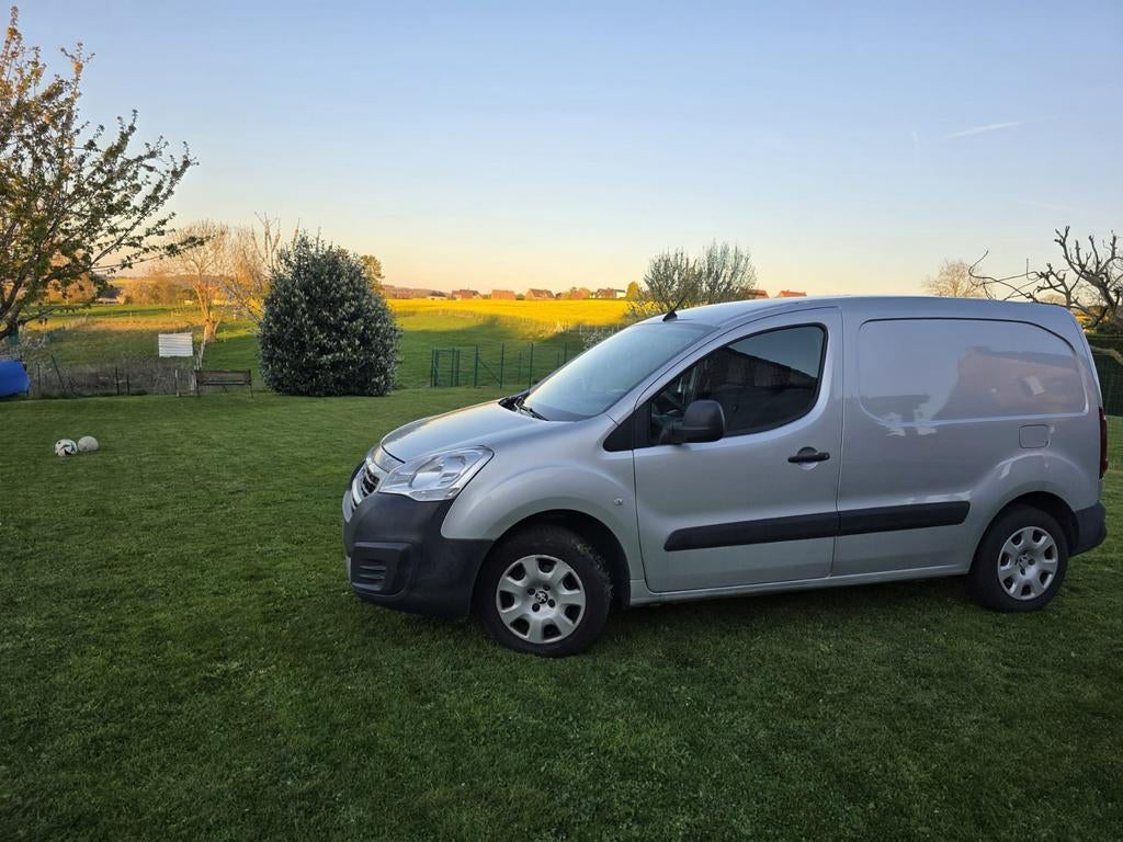 Peugeot Partner 1.6hdi 3PL.GPS.AIRCO tel. 0484/52.98.75, Autos, Peugeot, Achat, 3 places, Boîte manuelle, Entretenue par le concessionnaire