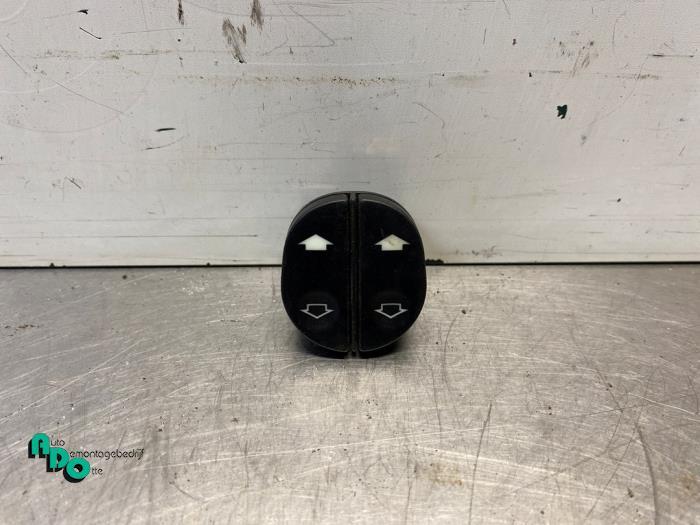 Commutateur vitre électrique d'un Ford Street Ka (Street Ka, -, 3 mois de garantie, -, -