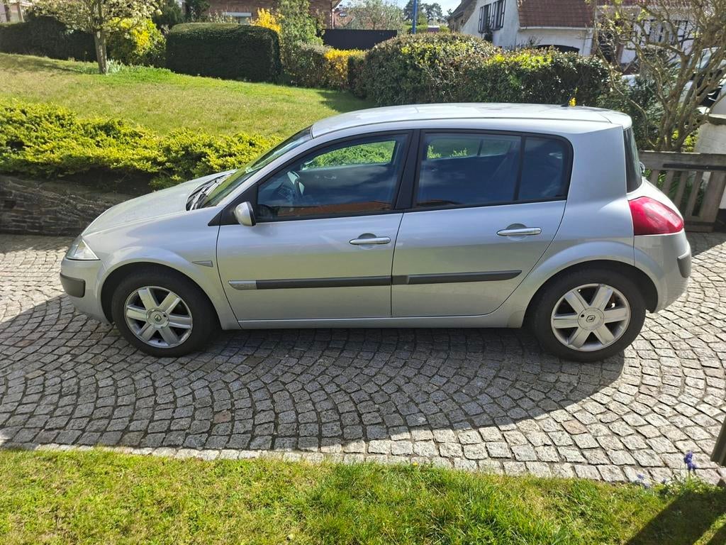 Renault Megane 2.0i 10.2004 78.000 km 1er propriétaire 99 kw, Autos, Renault, Argent ou Gris, Achat, 4 portes, Particulier
