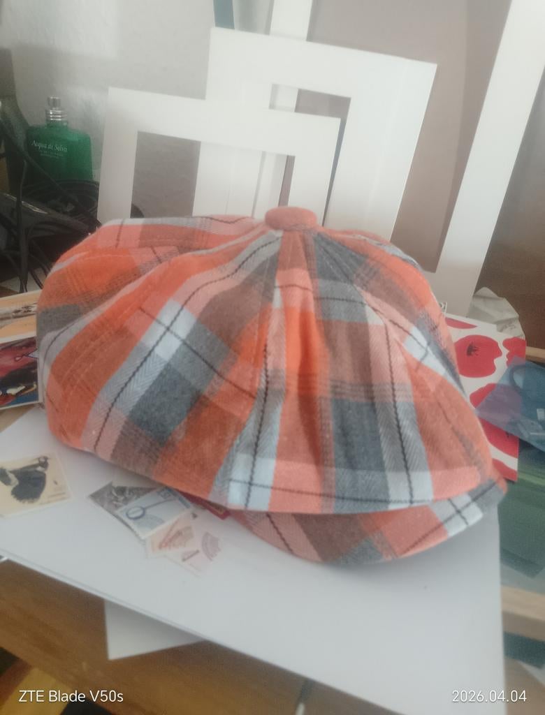 Pet orange Carré.      55cm-59cm. Elastisch, Ophalen of Verzenden, Pet