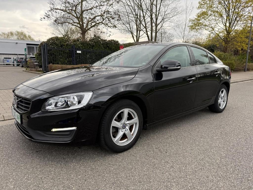 Volvo S60 2.0 diesel d'ici 62 000 km en 2017. 6 euros, Autos, Cuir, Achat, Entreprise, Carnet d'entretien