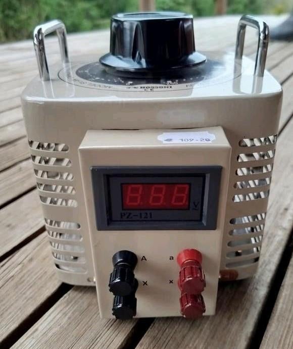 Neuf - Régulateur de Tension Variable, Télécoms, Émetteurs & Récepteurs