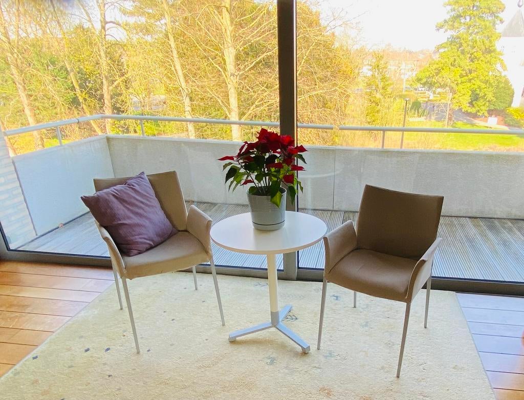 Table de bistrot et fauteuils minimalistes : ivoire et beige, Enlèvement, Utilisé, Rond, Minimalistisch