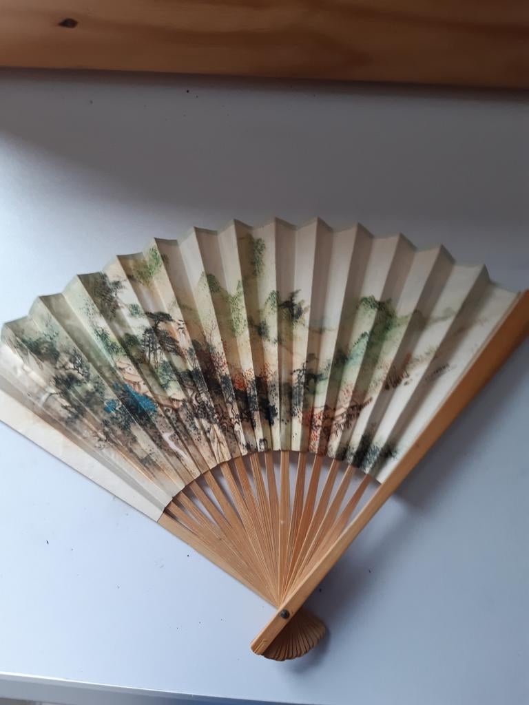 2 waaiers van bamboe, Ophalen of Verzenden, Zo goed als nieuw