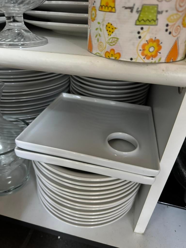 Borden, Huis en Inrichting, Ophalen, Zo goed als nieuw, Bord(en)