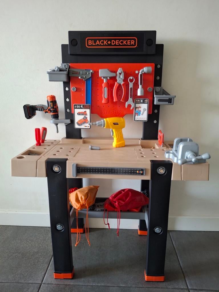 Établi en jouet Smoby & Black+Decker — avec accessoires !, Enlèvement, Utilisé