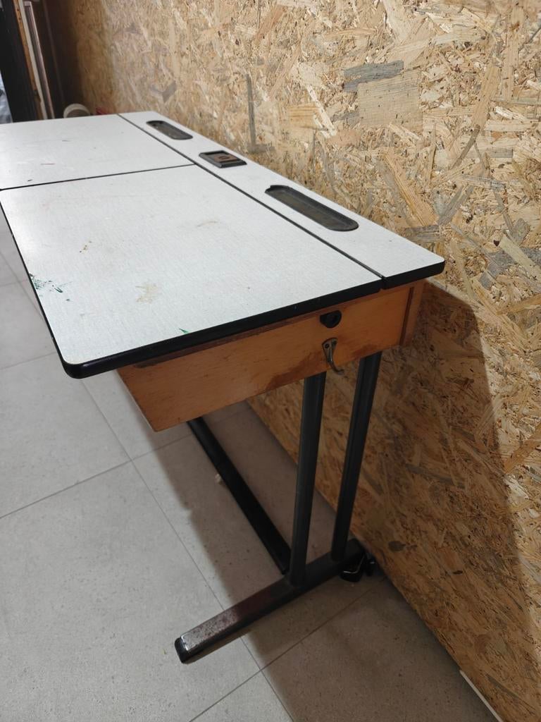 Lessenaar Schoolbank Buisstoelen, Ophalen