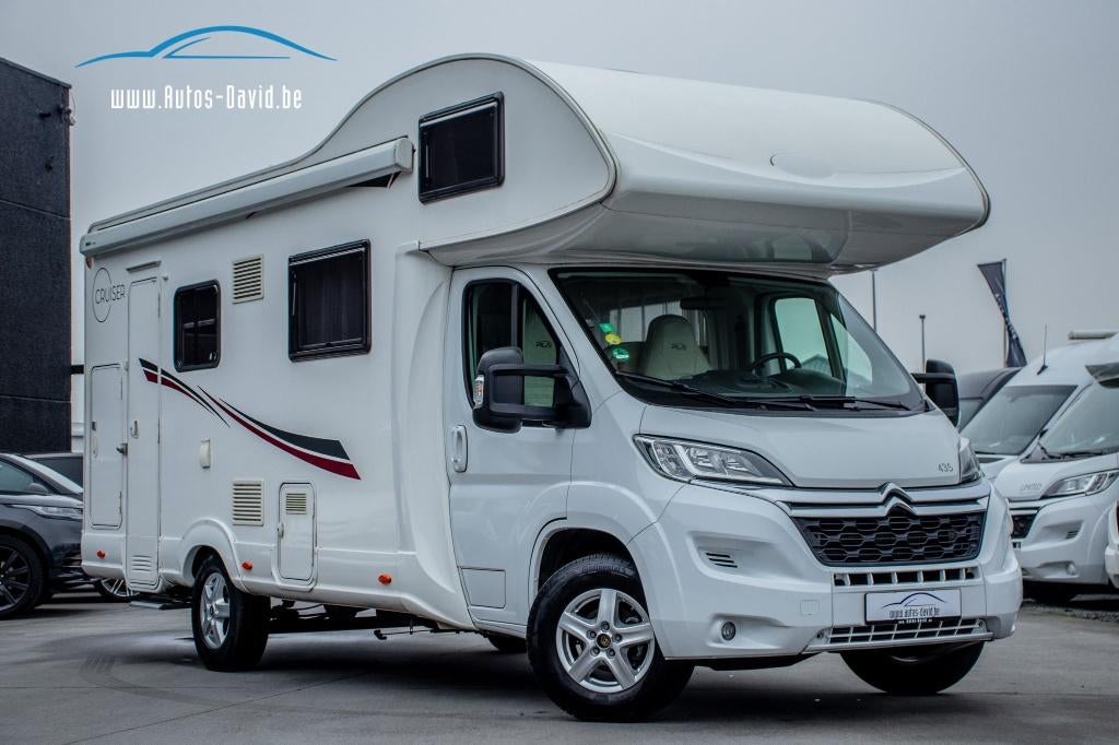 PLA Cruiser H435 Alkoof 7 Slaappl. / ZONNEPANEEL / TREKHAAK, Caravans en Kamperen, Mobilhomes, Overige merken, Alkoof, Vloeistofverwarming