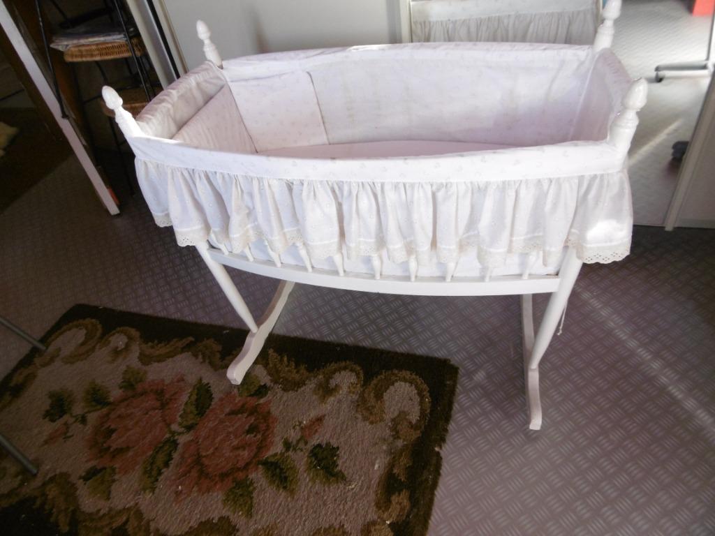 antiek baby wieg in heel mooie staat volledig, Ophalen
