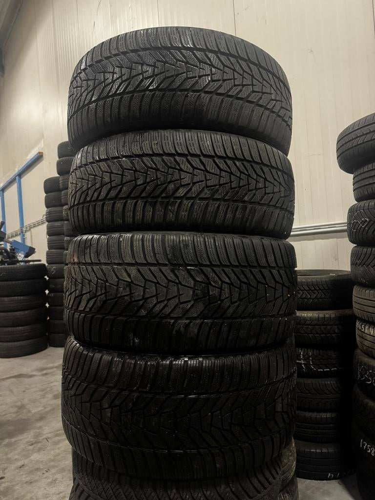 225/40R19 en 255/35R19 winter site merk Hankook, Ophalen