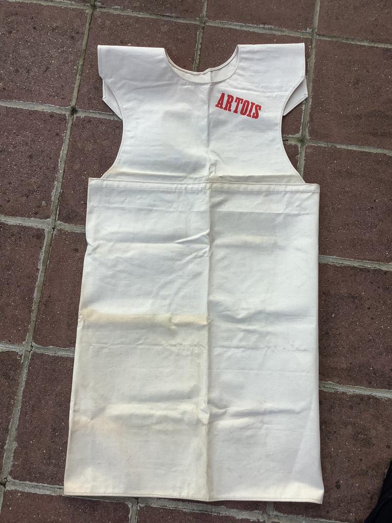 Ancien tablier de brasseur Artois, Collections, Marques & Objets publicitaires, Comme neuf, Enlèvement ou Envoi