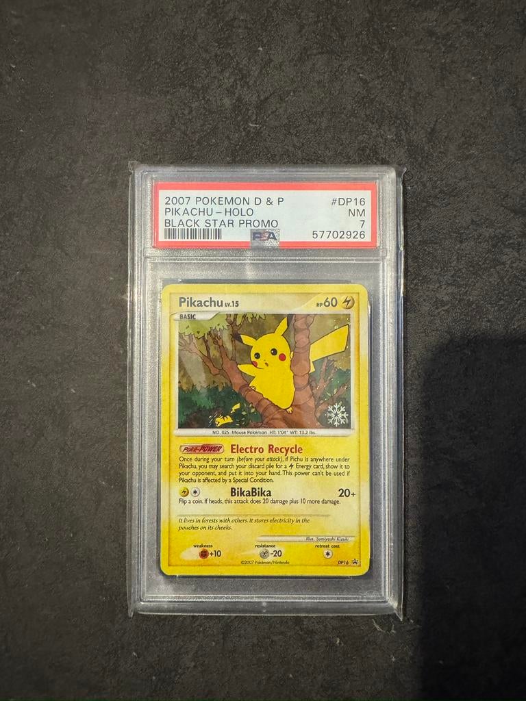 Pokemon TCG Pikachu DP16 Black star. !ERROR!, Hobby en Vrije tijd, Verzamelkaartspellen | Pokémon, Zo goed als nieuw, Ophalen of Verzenden