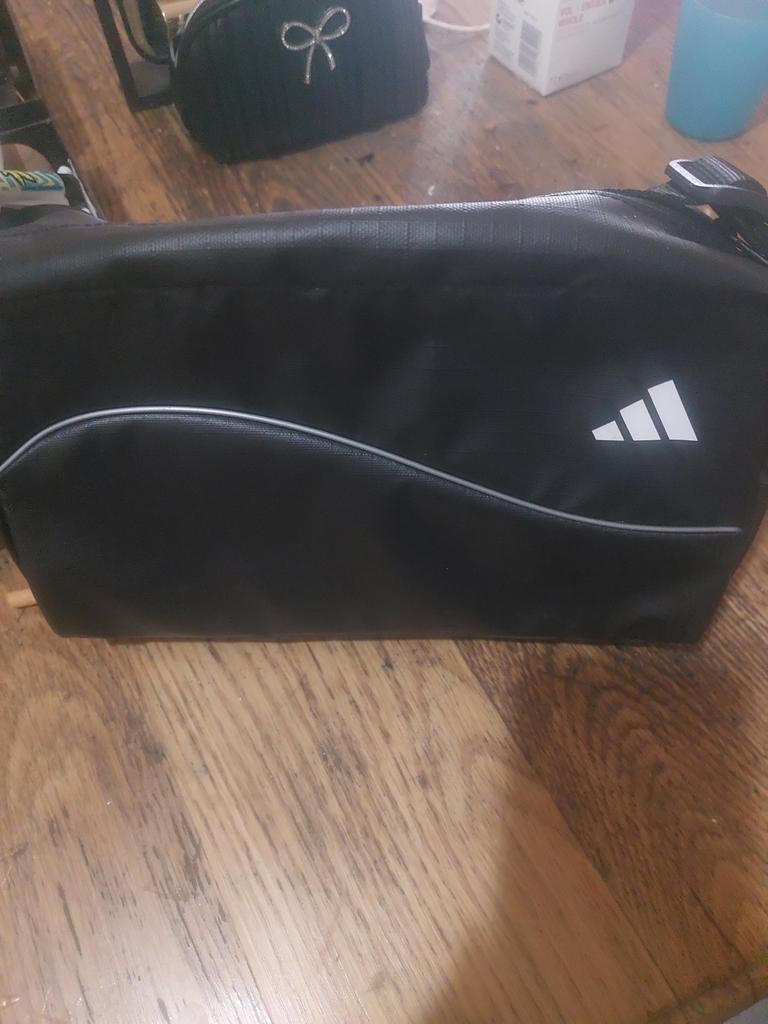 Sac Adidas, Enlèvement ou Envoi