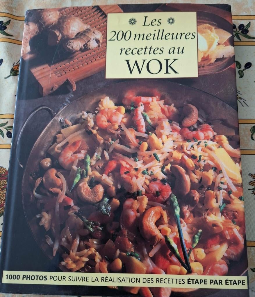 Livre de recettes : Les 200 meilleures recettes au wok, Utilisé, Autres régions, Cuisine saine, Envoi