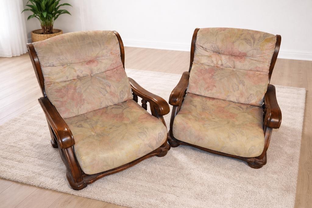 Paire de fauteuils en bois – Style classique – Bon état, Moins de 75 cm, Enlèvement, Utilisé, Classique