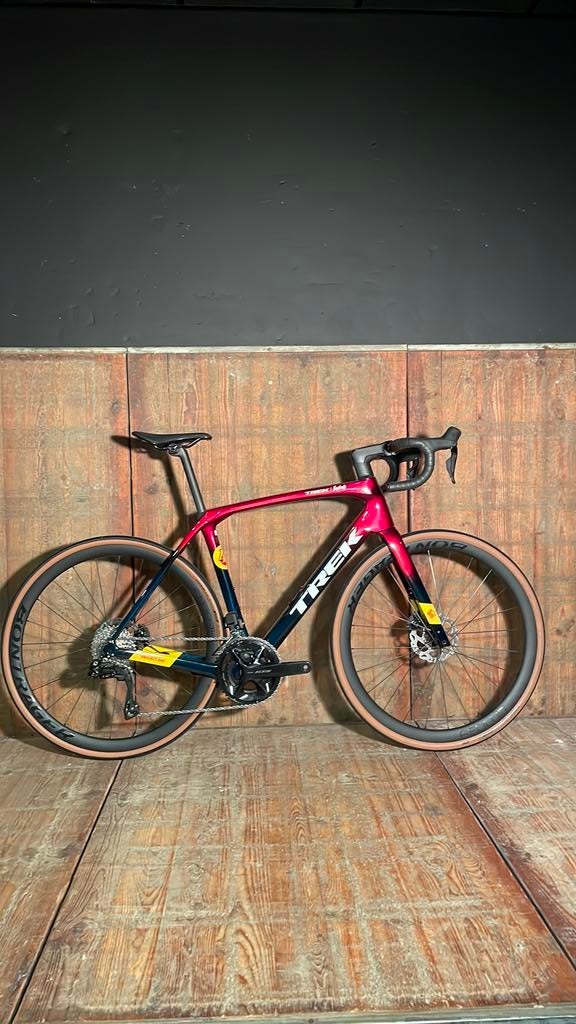 Trek Domane SLR6 metalic red NIEUW!! maat 56 & 58, Fietsen en Brommers, Ophalen, Nieuw
