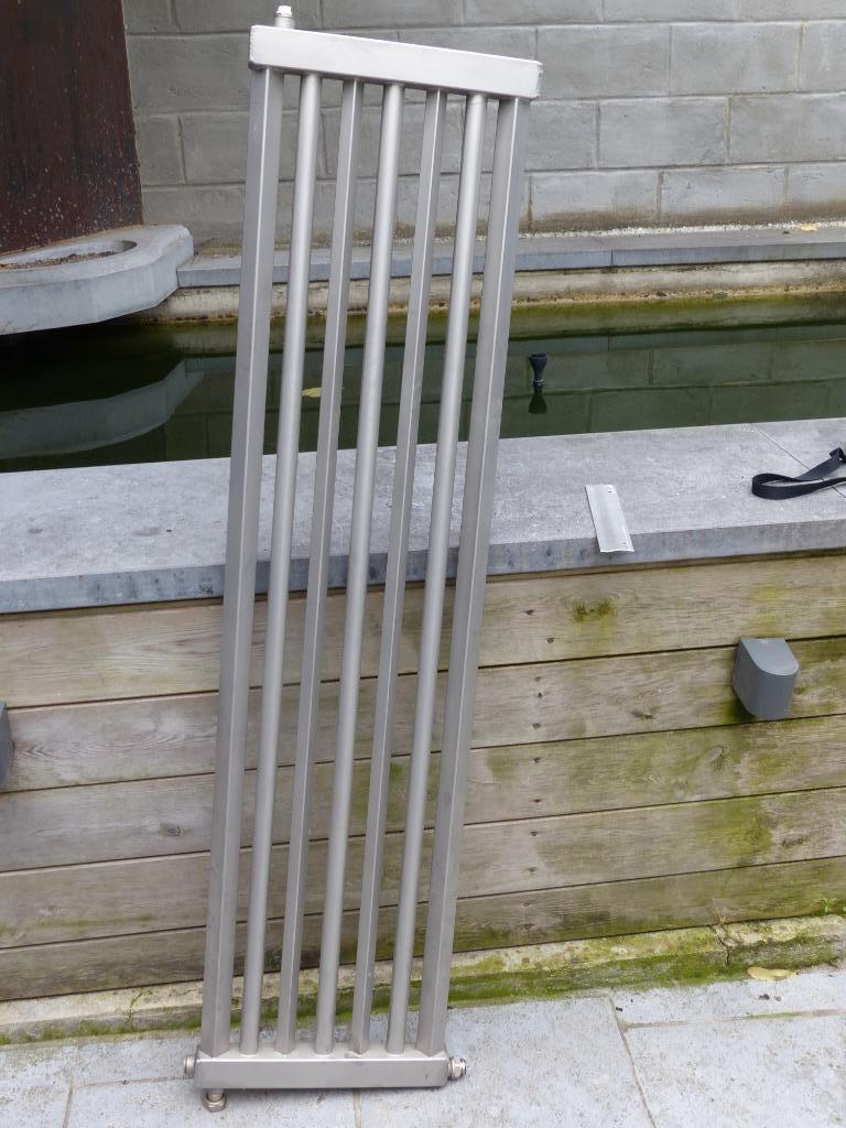 RADIATEUR DESIGN INOX PERLÉ POUR  CV PIECE UNIQUE !!, Bricolage & Construction, Chauffage & Radiateurs, Comme neuf, Radiateur