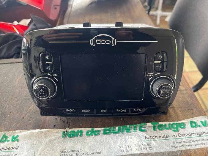 Radio d'un Fiat 500 Abarth, -, 3 mois de garantie, Utilisé, -